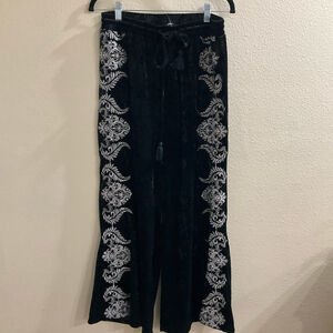 NWOT Andree Boho Black velvet floral pants Embroidered Sides Womens Medium